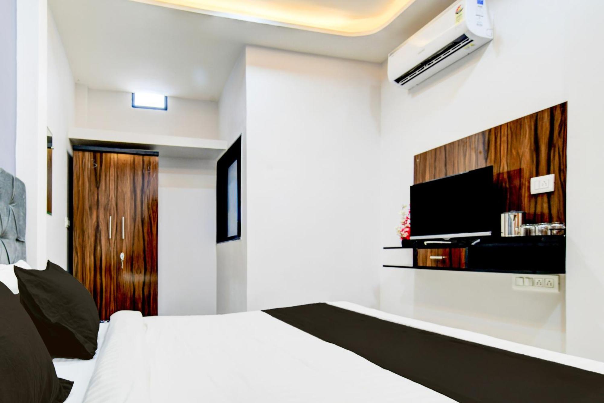 Super Hotel O D.V Near Medanta Hospital 印多尔 外观 照片